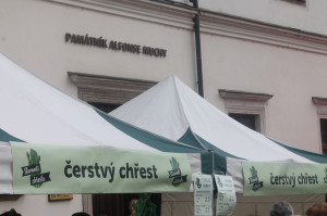 Samozrejmosťou bol predaj čerstvého chřestu. 