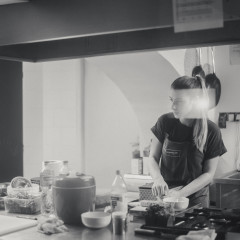 Od srdce na talíři k vlastnímu podniku: Food Incubator pomáhá gastro začátečníkům